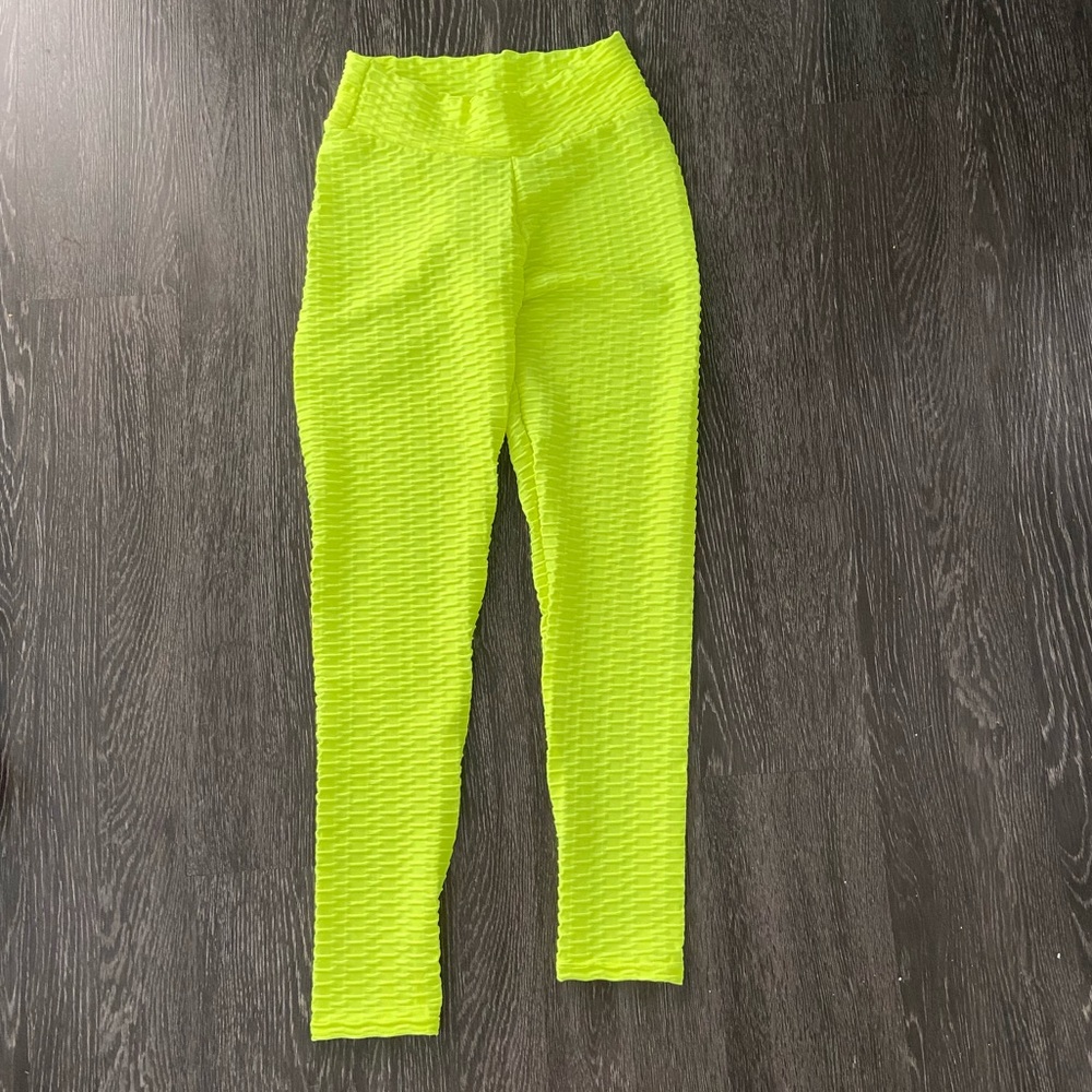 Textured neon leggings